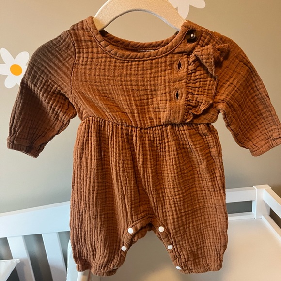 Baby Girl Romper - Picture 1 of 3